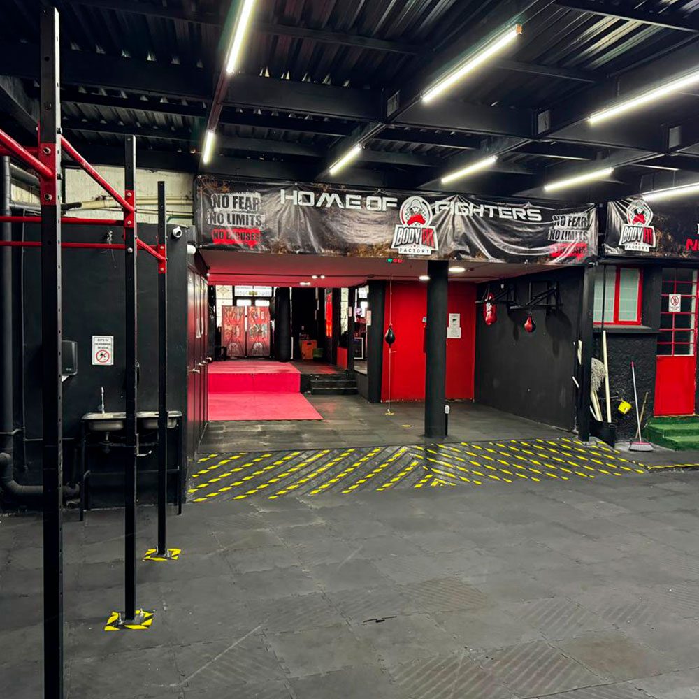 Entrada — Home of Fighters, Body Fit Factory